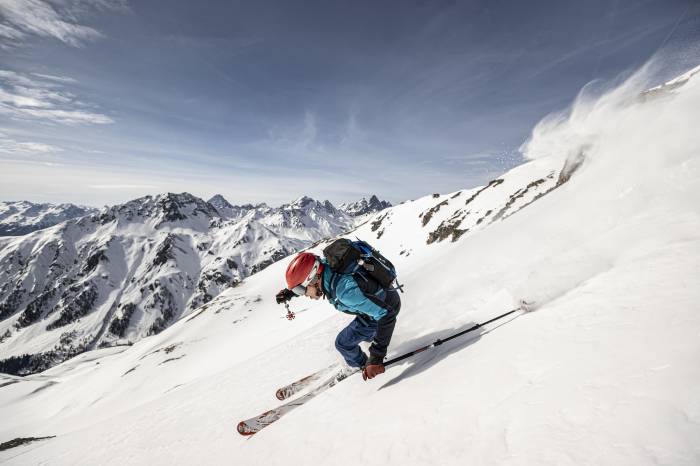 Sven Berchtold liebt Skitouren und die stiebenden Tiefschneeabfahrten.