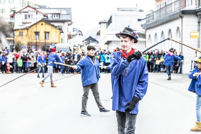 Mit Peitschen wird der Winter vertrieben.