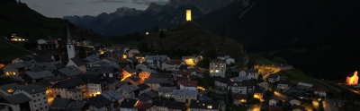 Die Beleuchtung in Ardez nach Umsetzung des Plan Lumière.