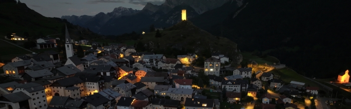 Die Beleuchtung in Ardez nach Umsetzung des Plan Lumière.