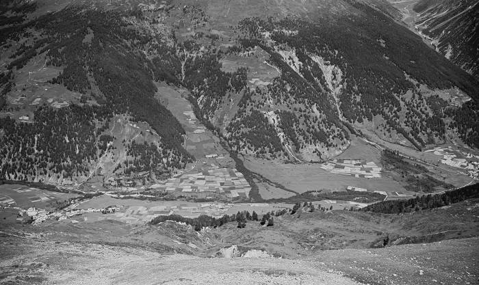 Kulturlandschaft in der Val Müstair mit den Ortschaften Sta. Maria (links) und Müstair (rechts), 1935 und 2018 