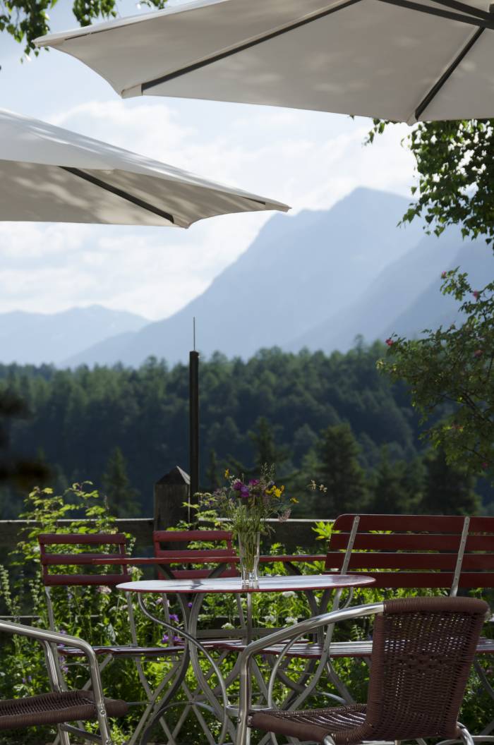 Ein äusserst schönes Ziel: Das Gasthaus Avrona bei Tarasp auf einer Waldlichtung gelegen.