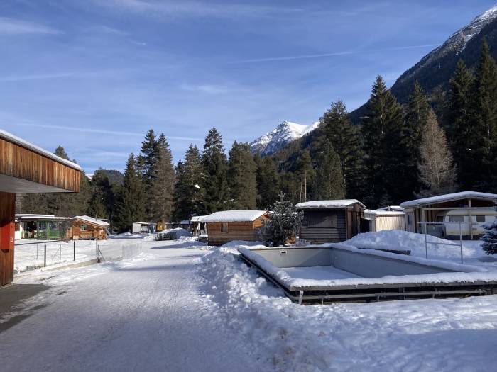 Auch auf dem Campingplatz Sur En in Sent kann man im Winter übernachten.