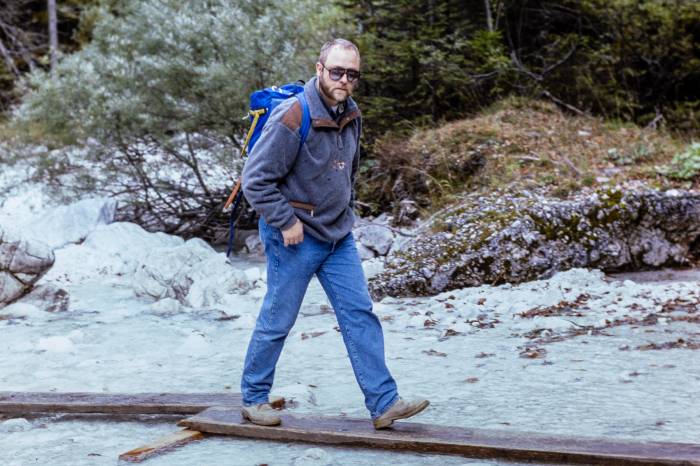 Flurin Filli als junger wissenschaftlicher Adjunkt des SNP unterwegs im Gelände. 