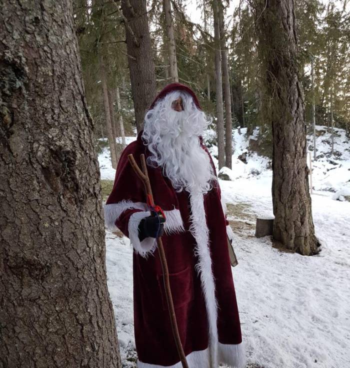 Der Scuoler Nikolaus versieht seine Arbeit schon seit über 30 Jahren und immer mit viel Freude.
