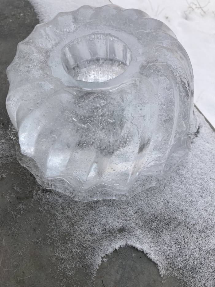 Ein Gugelhopf aus Eis.
