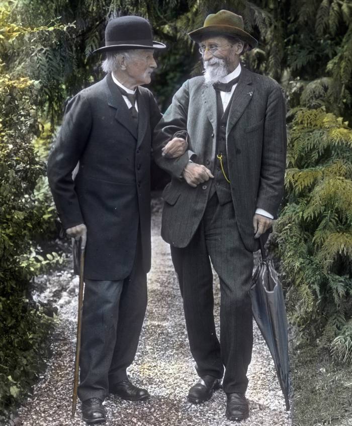 Der Botaniker Carl Schröter (rechts) war ein enger Freund und Vertrauter von Coaz (links), 1918.