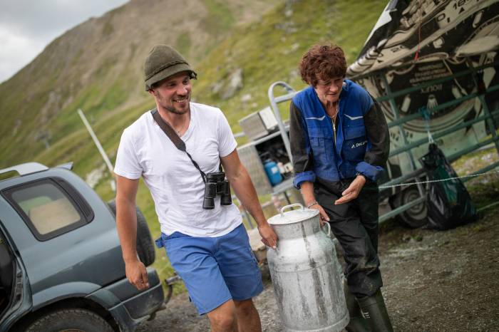 Monika und Marco Lantschner auf der Alp Bella.