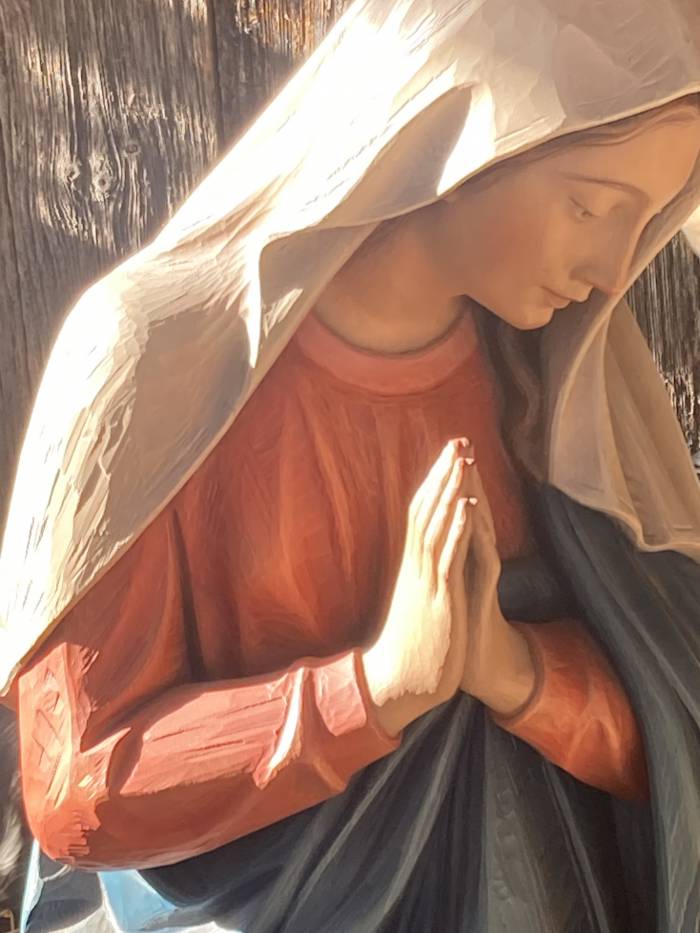 Maria wuchs als Tempeljungfrau auf.
