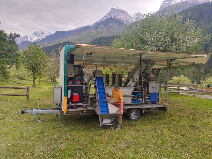 Die mobile Mosterei ist bereit für die Tour durchs Tal.